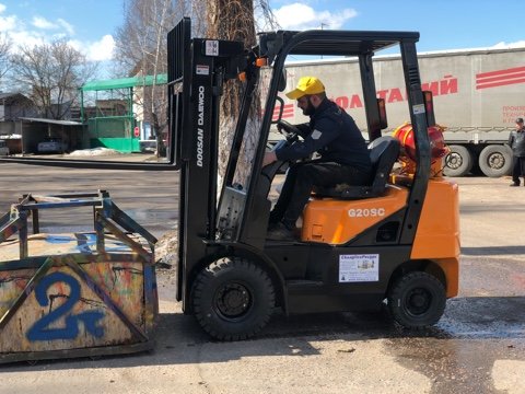 Погрузчик газ-бензин Daewoo g20sc с высокой мачтой